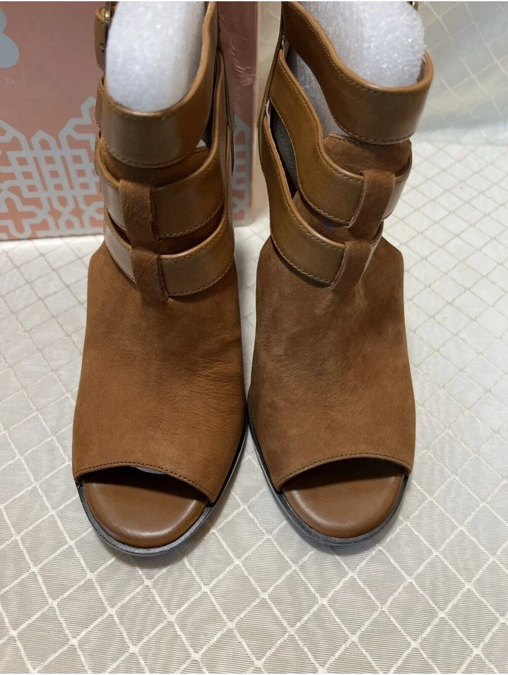 Gianni Bini Peep Toe tan leather Heel Booties: Size 7.5